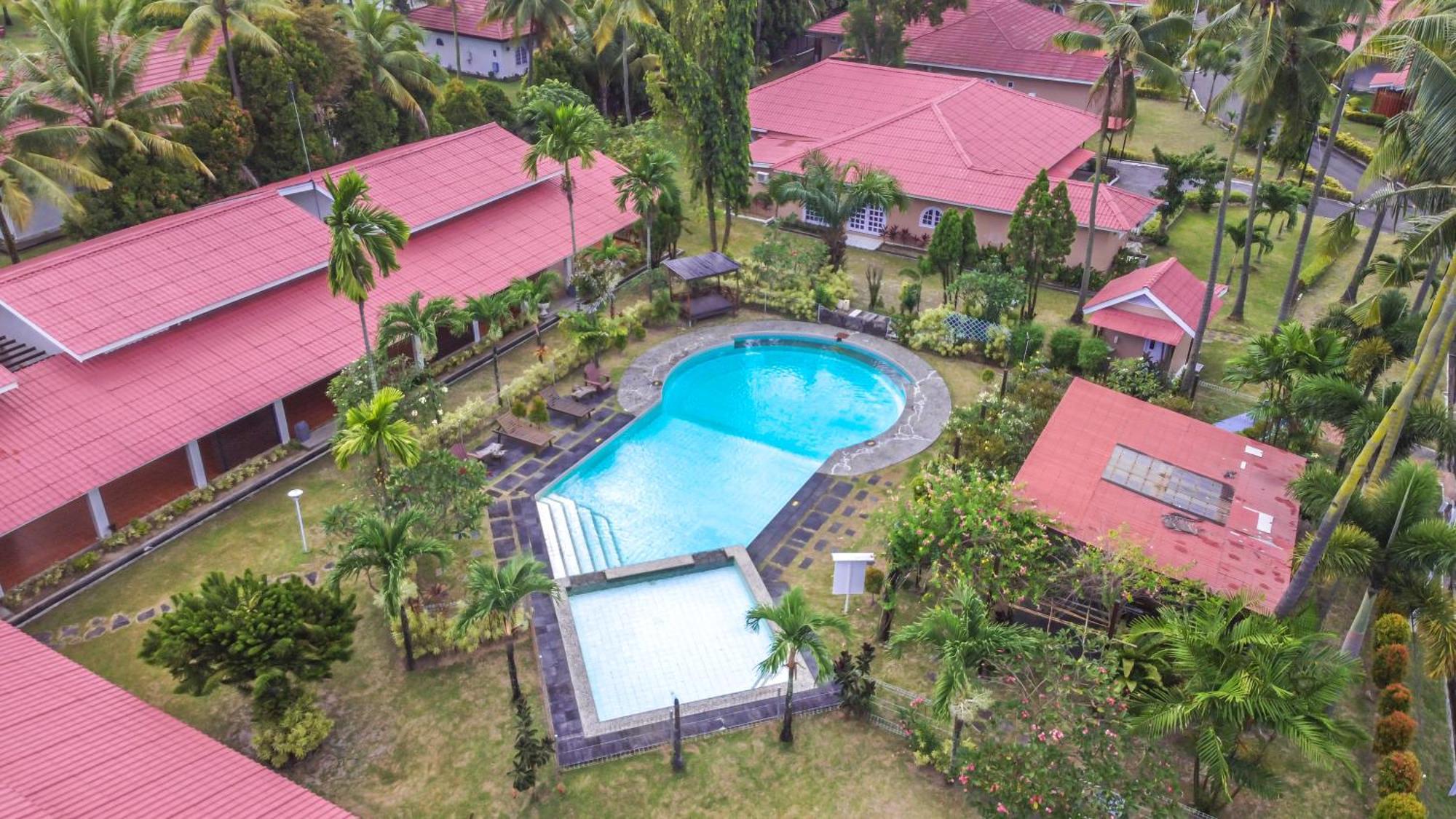 La Casa Borneo Villa Balikpapan  Exterior photo